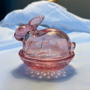 Vintage Bunny 🐰 on a Nest 🪺 in a basket soft Pink Glass
